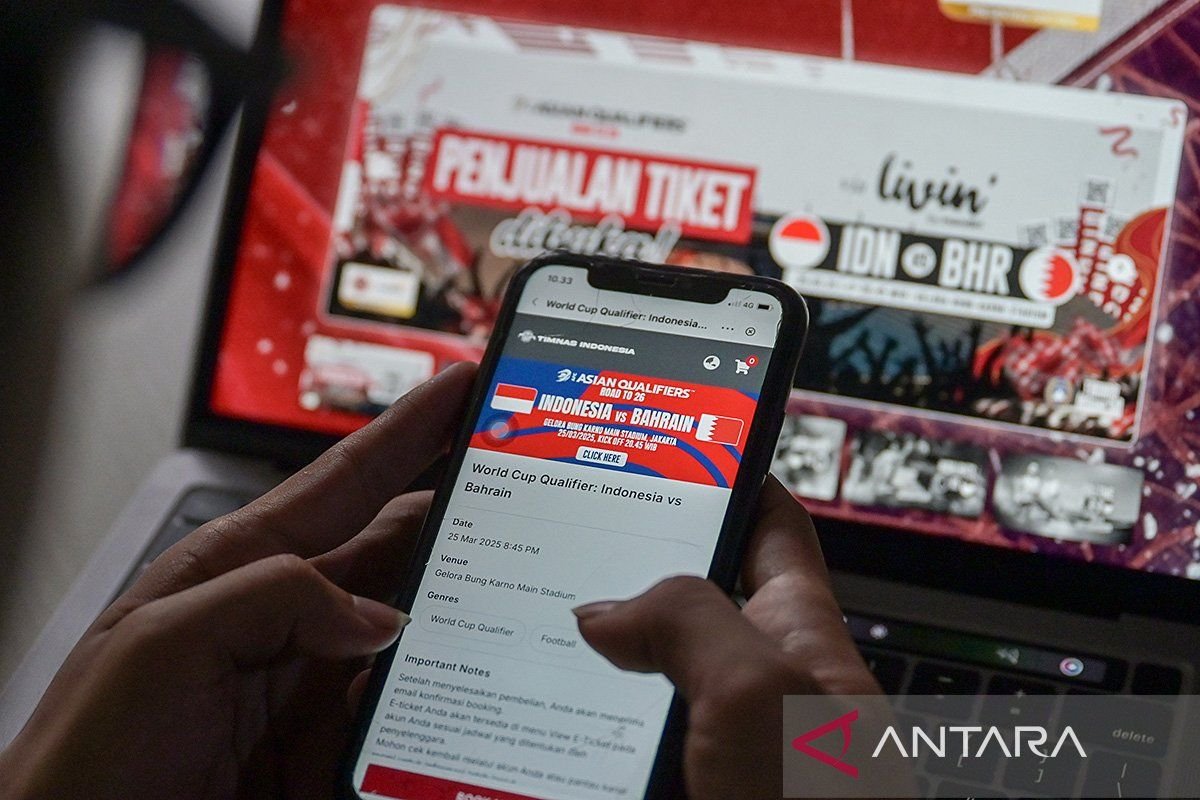 Berikut adalah beberapa alternatif judul untuk "Erick Thohir bangga tiket timnas Indonesia lawan China terjual habis":

1. "Erick Thohir Mengapresiasi Tiket Ludes untuk Pertandingan Timnas Indonesia Melawan China"
2. "Tiket Ludes Terjual, Erick Thohir Sampaikan Kebanggaan untuk Timnas Indonesia"
3. "Erick Thohir: Keberhasilan Penjualan Tiket Timnas Indonesia vs China adalah Kebanggaan"
4. "Kepuasan Erick Thohir atas Tiket Timnas Indonesia Vs China yang Terjual Habis"
5. "Tiket Pertandingan Timnas Indonesia Melawan China Ludes, Erick Thohir Bangga"

Silakan pilih yang paling sesuai atau digunakan sebagai inspirasi!