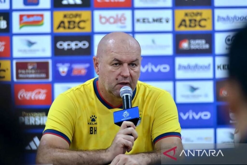 Berikut adalah beberapa alternatif judul untuk "Atep sebut Bojan Hodak cocok latih timnas Indonesia":

1. "Atep: Bojan Hodak Ideal untuk Mengasuh Timnas Indonesia"
2. "Atep Klaim Bojan Hodak Perangkat yang Tepat untuk Timnas Indonesia"
3. "Atep Menilai Bojan Hodak sebagai Pelatih yang Pas untuk Timnas Indonesia"
4. "Atep Sarankan Bojan Hodak Sebagai Pilihan Ideal untuk Timnas Indonesia"
5. "Pandangan Atep: Bojan Hodak Cocok Menjadi Pelatih Timnas Indonesia"

Semoga alternatif judul ini bermanfaat!