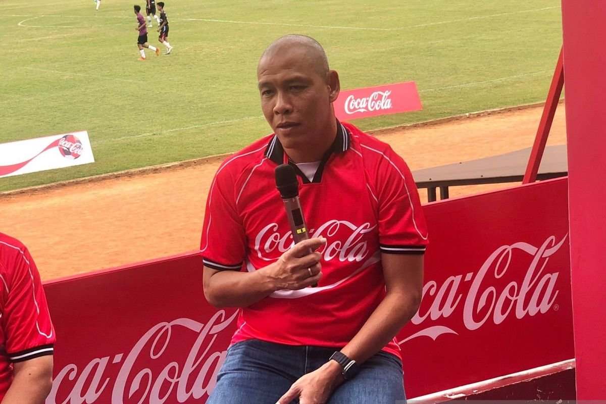 Berikut beberapa alternatif judul untuk "Nova Minta Indonesia Tetap Mimpikan Bermain dalam Piala Dunia":

1. "Nova: Harapan Indonesia untuk Berpartisipasi di Piala Dunia"
2. "Nova Dorong Indonesia untuk Terus Bermimpi Masuk Piala Dunia"
3. "Nova: Mimpi Indonesia di Piala Dunia Harus Terus Hidup"
4. "Nova: Indonesia, Jangan Pernah Menyerah pada Mimpi Piala Dunia"
5. "Nova: Bangkitkan Semangat Indonesia untuk Piala Dunia"
6. "Nova Mendorong Indonesia untuk Terus Menggapai Mimpi Piala Dunia"
7. "Mimpi Piala Dunia: Pesan Nova untuk Sepak Bola Indonesia"

Silakan pilih atau modifikasi mana yang paling sesuai!